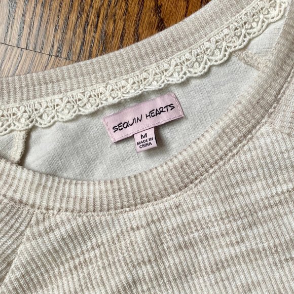 NWT Sequin Hearts/My Michelle Tiered Bell Sleeve M - Picture 2 of 4